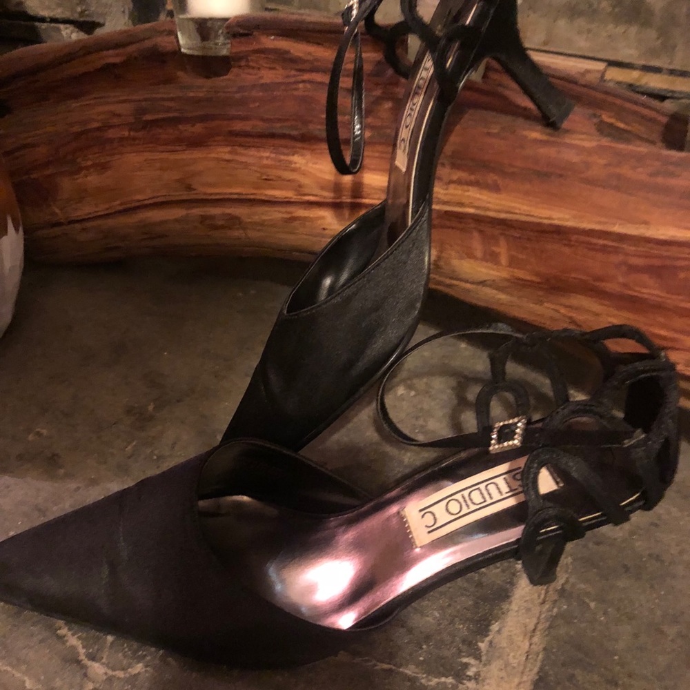 🦃 Black dress heels (2”) w/rhinestone buckle - Picture 5 of 7